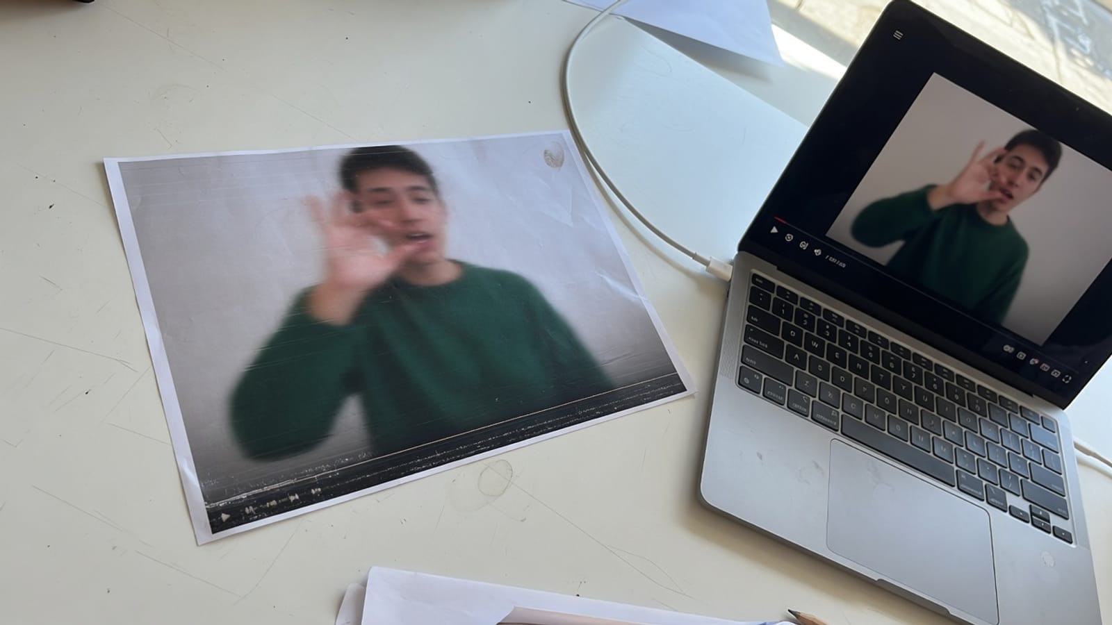 Downloading one PNG image at the selected timestamp after video frame